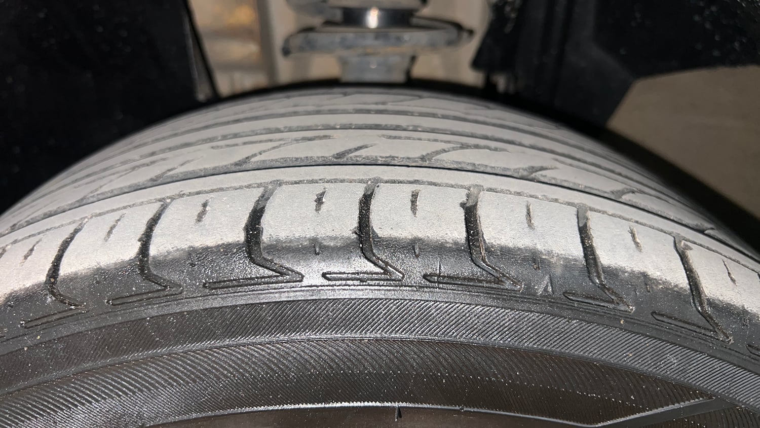 Used 2020 Renault Triber RXZ EASY-R AMT Petrol Automatic tyres LEFT FRONT TYRE TREAD VIEW