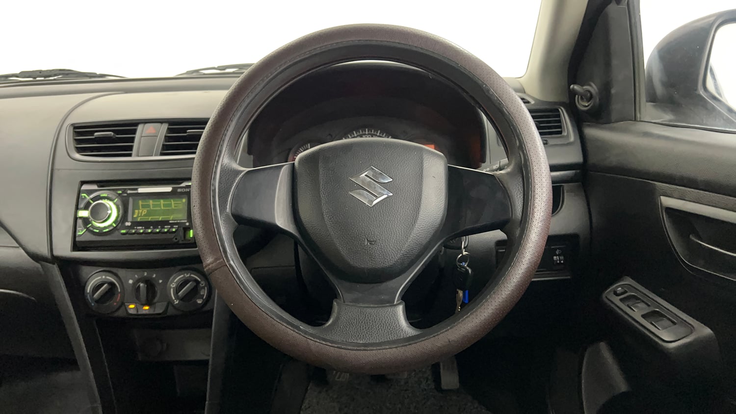 Used 2014 Maruti Suzuki Swift LXi Petrol Manual interior STEERING VIEW