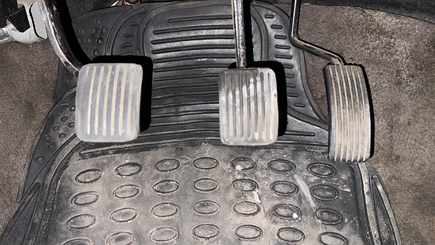 Used 2013 Hyundai i10 Sportz 1.2 Kappa2 Petrol Manual interior PEDALS VIEW