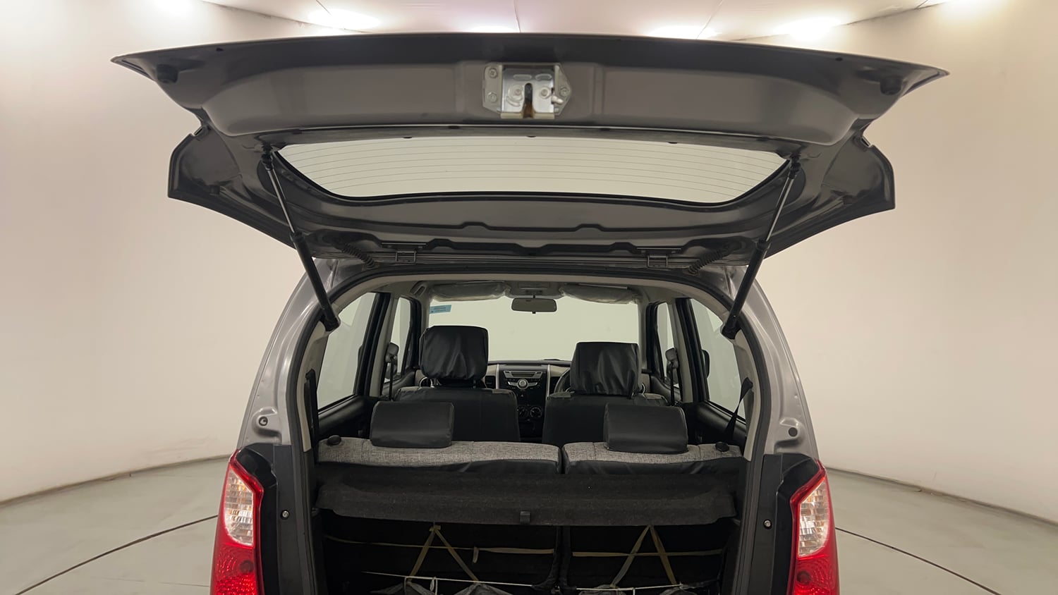 Used 2014 Maruti Suzuki Wagon R VXI Petrol Manual interior DICKY DOOR OPEN VIEW