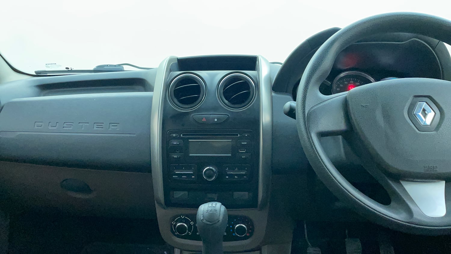 Used 2017 Renault Duster RXL Petrol Petrol Manual interior MUSIC SYSTEM & AC CONTROL VIEW