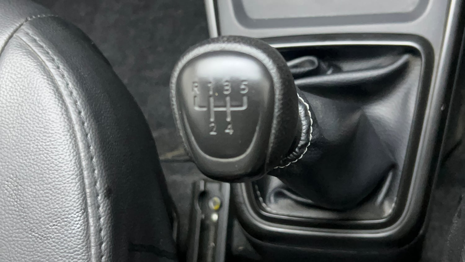 Used 2021 Datsun Redi-GO A Petrol Manual interior GEAR  KNOB VIEW