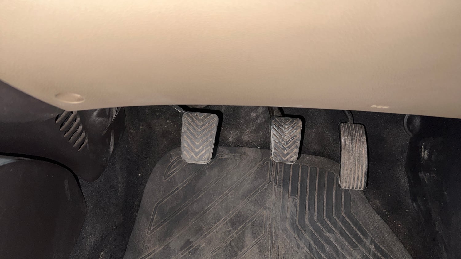 Used 2017 Hyundai Eon Era + Petrol Manual interior PEDALS VIEW