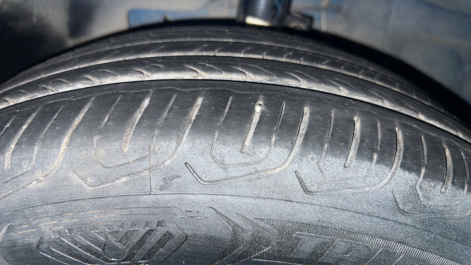 Used 2018 Ford EcoSport Titanium 1.5L Ti-VCT Petrol Manual tyres LEFT FRONT TYRE TREAD VIEW