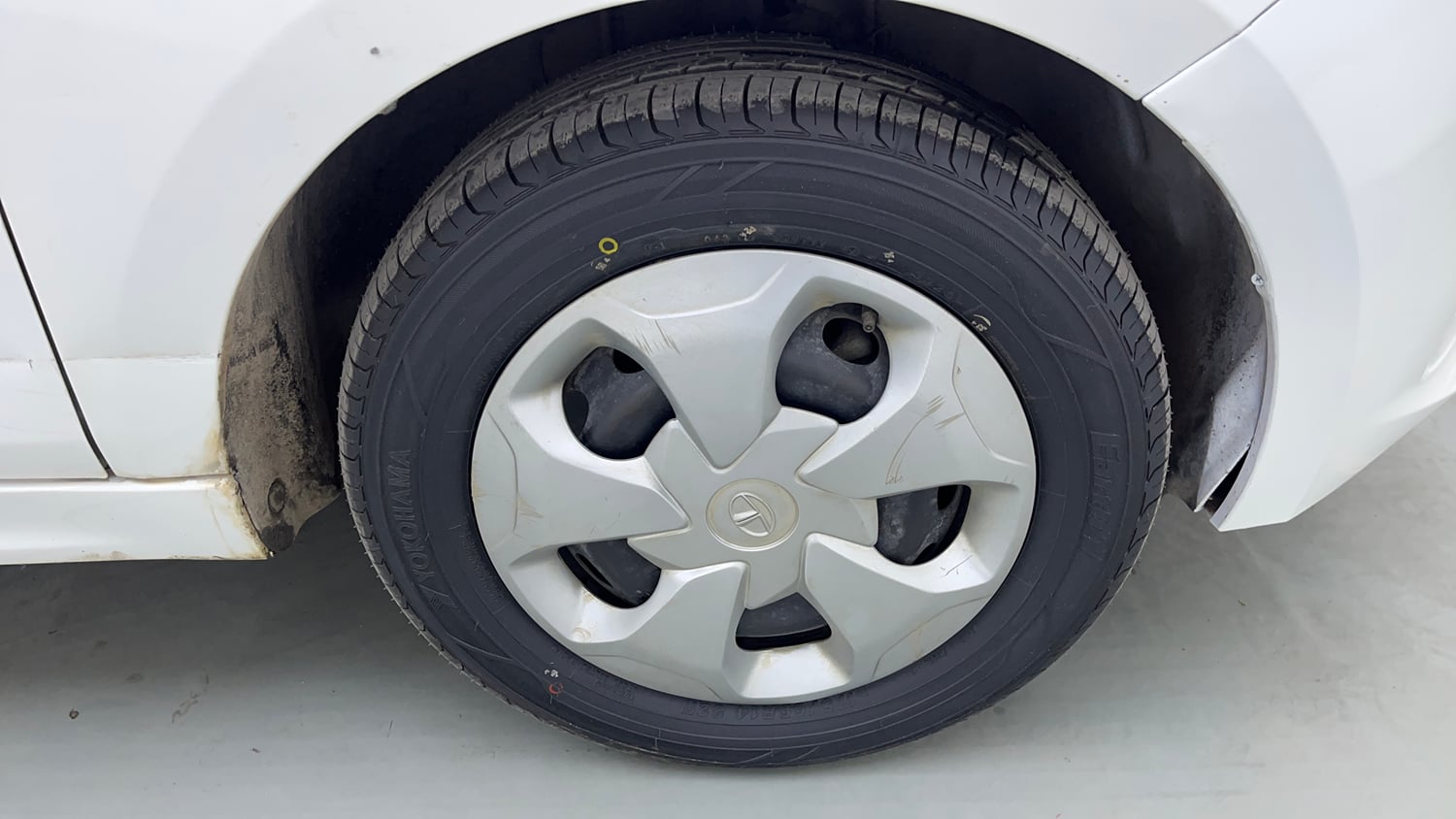 Used 2021 Tata Tiago XT Petrol Manual tyres RIGHT FRONT TYRE RIM VIEW