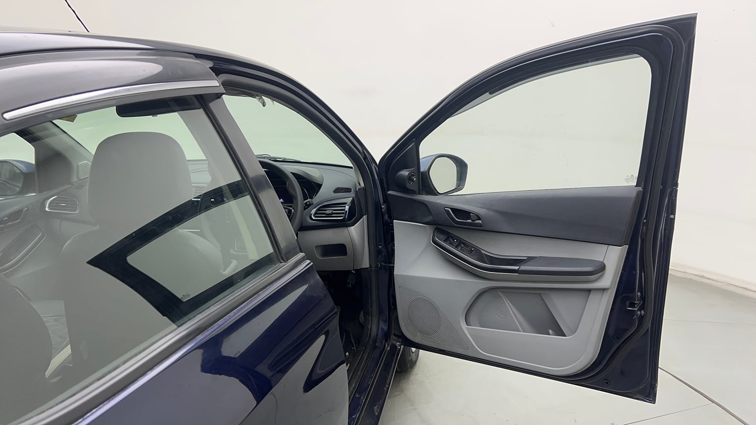 Used 2021 Tata Tiago XZ CNG( Outside Fitted ) Cng Manual interior RIGHT FRONT DOOR OPEN VIEW
