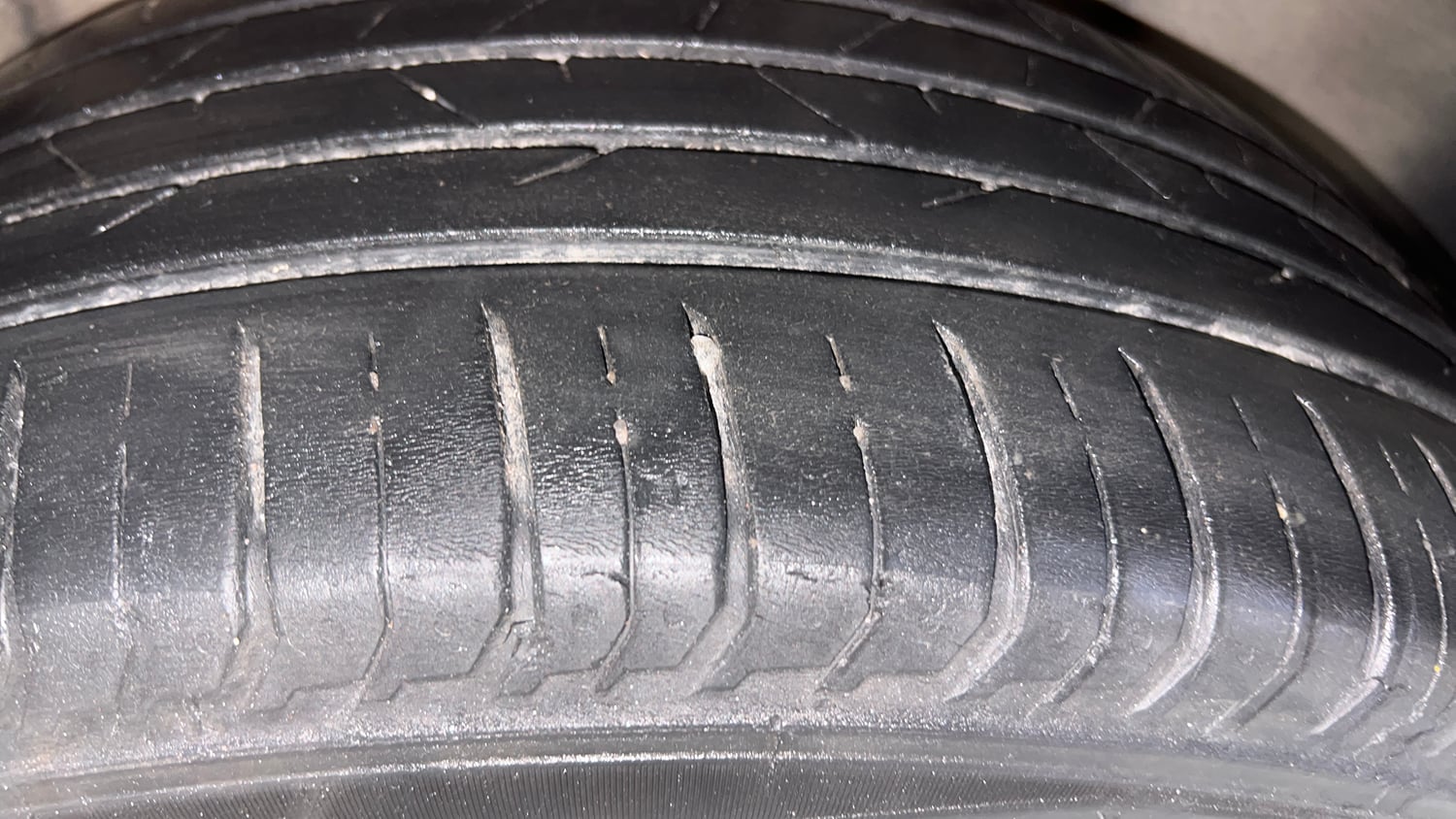 Used 2024 Volkswagen Virtus GT Plus 1.5 TSI EVO DSG Petrol Automatic tyres LEFT REAR TYRE TREAD VIEW