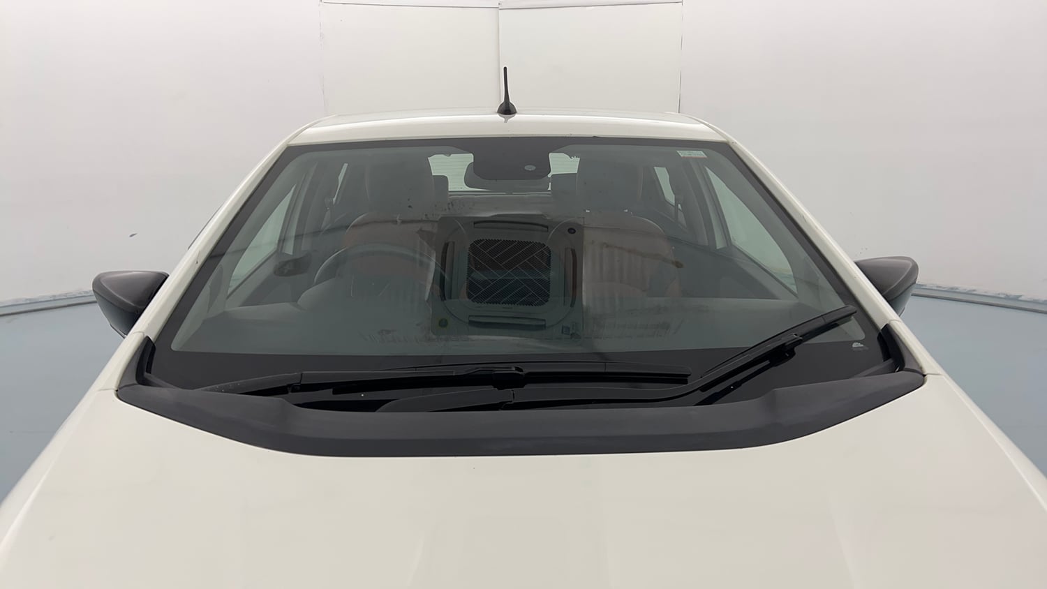Used 2020 Tata Altroz XZ Petrol Petrol Manual exterior FRONT WINDSHIELD VIEW