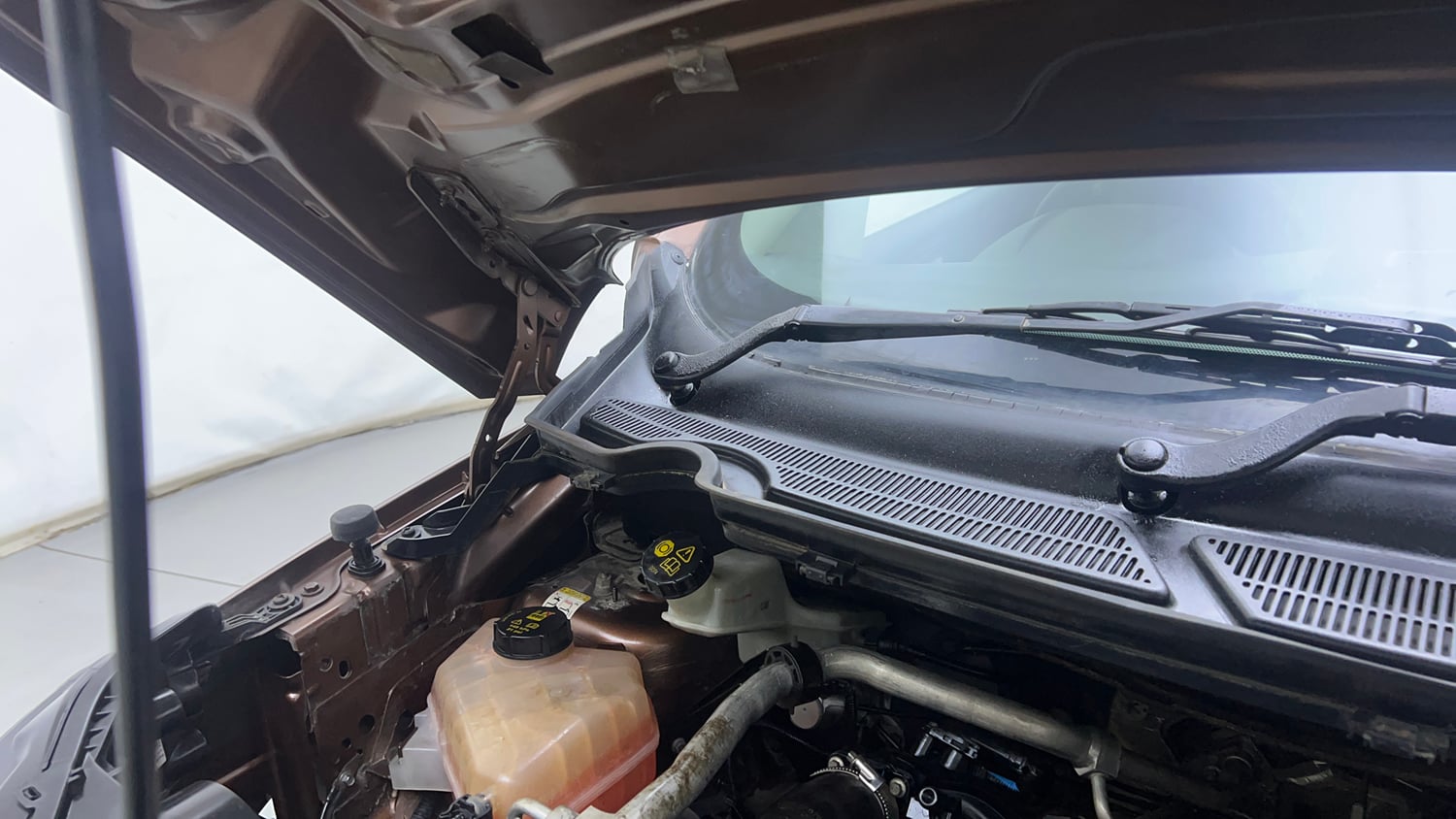 Used 2016 Ford EcoSport Titanium 1.5L TDCi Diesel Manual engine ENGINE RIGHT SIDE HINGE & APRON VIEW