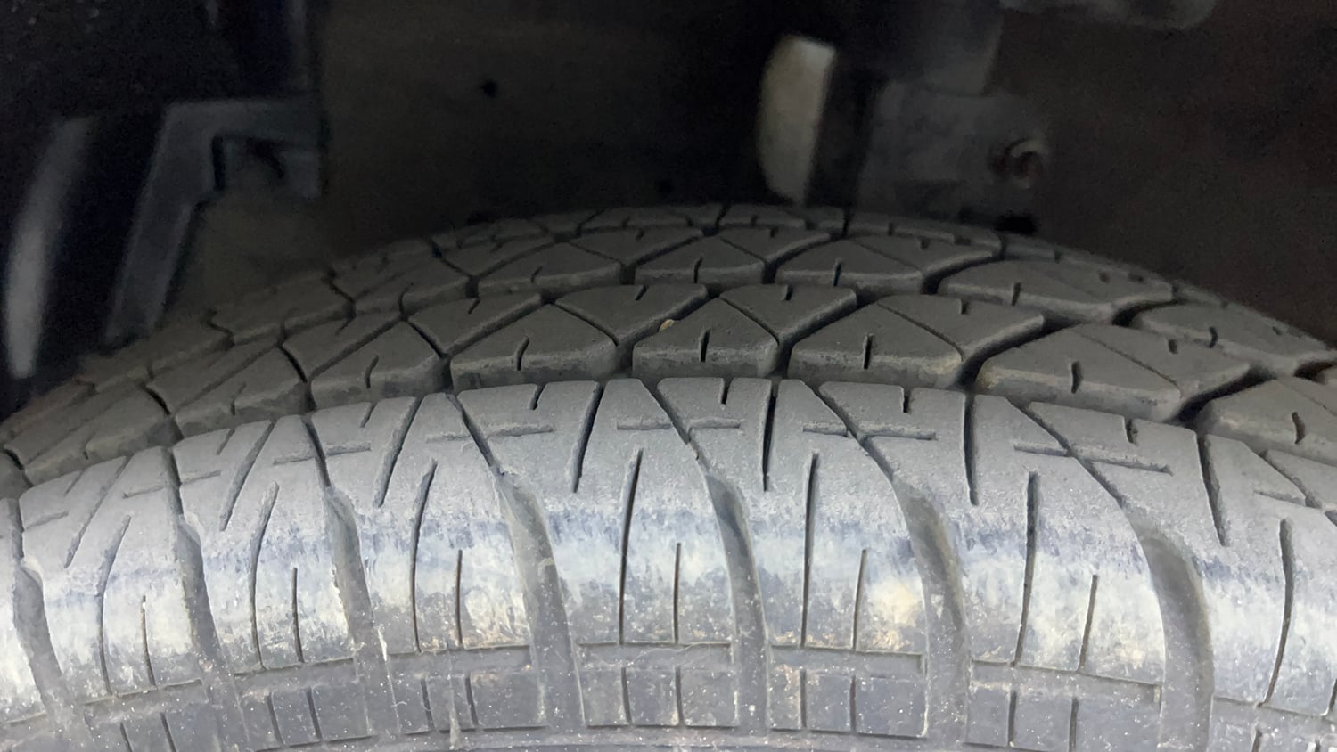 Used 2012 Maruti Suzuki Swift VXi Petrol Manual tyres LEFT FRONT TYRE TREAD VIEW