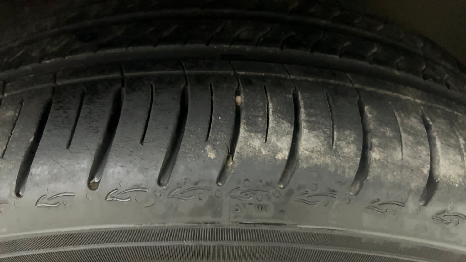 Used 2024 Volkswagen Virtus Highline 1.0 TSI MT Petrol Manual tyres RIGHT FRONT TYRE TREAD VIEW
