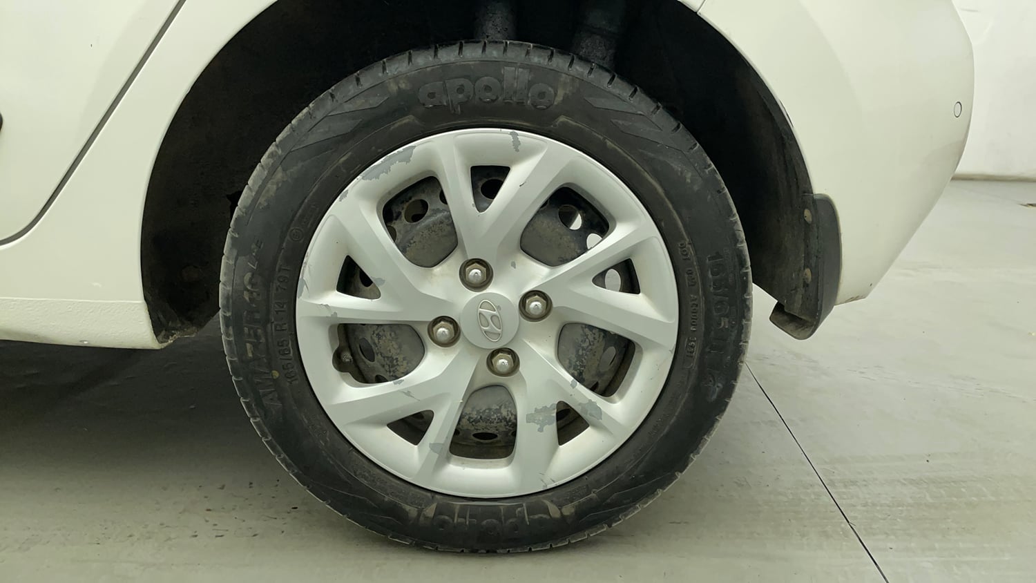 Used 2018 Hyundai Grand i10 Sportz (O) 1.2 Kappa VTVT Petrol Manual tyres LEFT REAR TYRE RIM VIEW