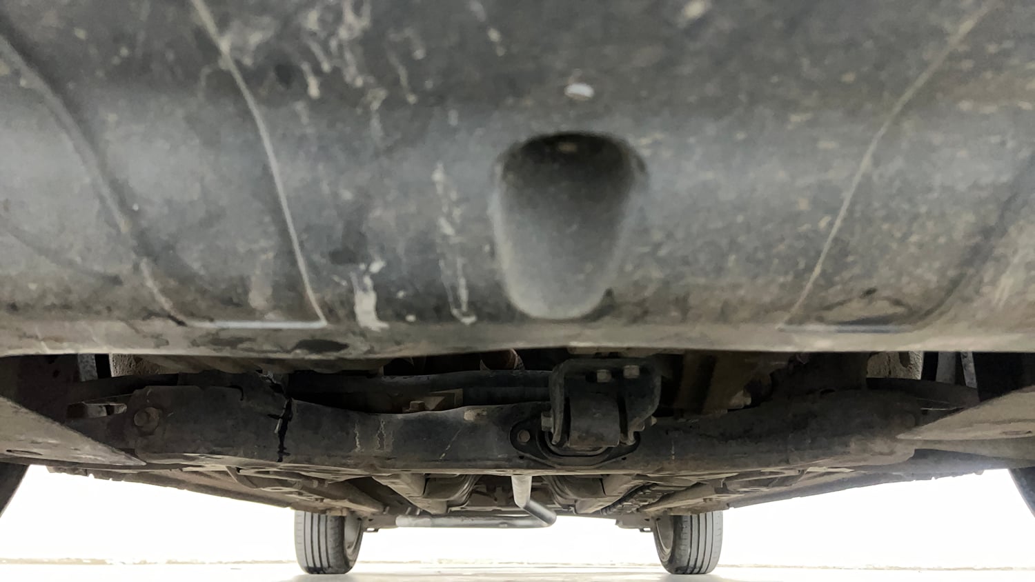 Used 2015 Hyundai Elite i20 Asta 1.2 Petrol Manual extra FRONT LEFT UNDERBODY VIEW