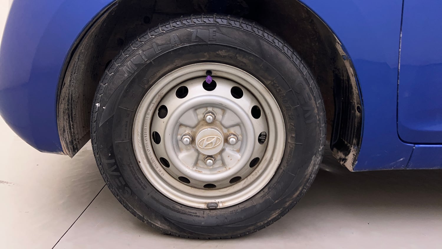 Used 2017 Hyundai Eon Era + Petrol Manual tyres LEFT FRONT TYRE RIM VIEW