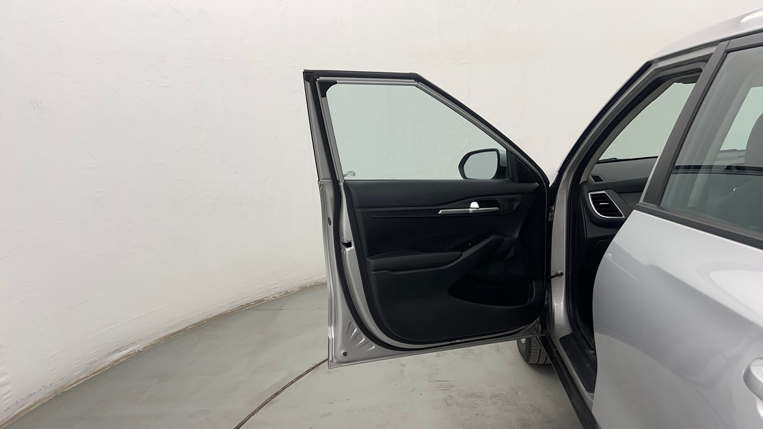 Used 2024 Kia Seltos HTK 1.5 Diesel MT Diesel Manual interior LEFT FRONT DOOR OPEN VIEW