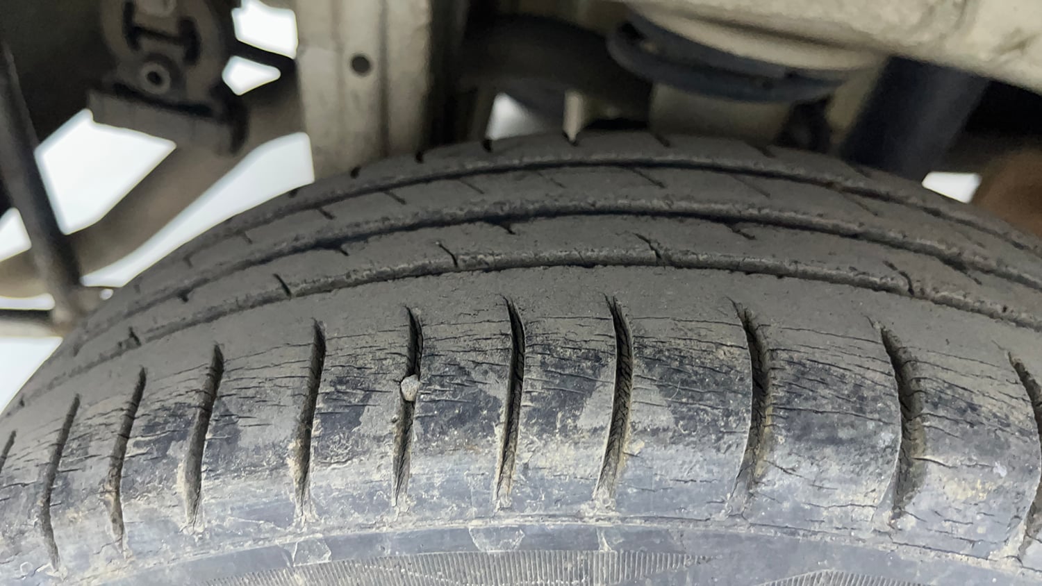 Used 2016 Maruti Suzuki Alto K10 VXi AMT Petrol Automatic tyres RIGHT REAR TYRE TREAD VIEW