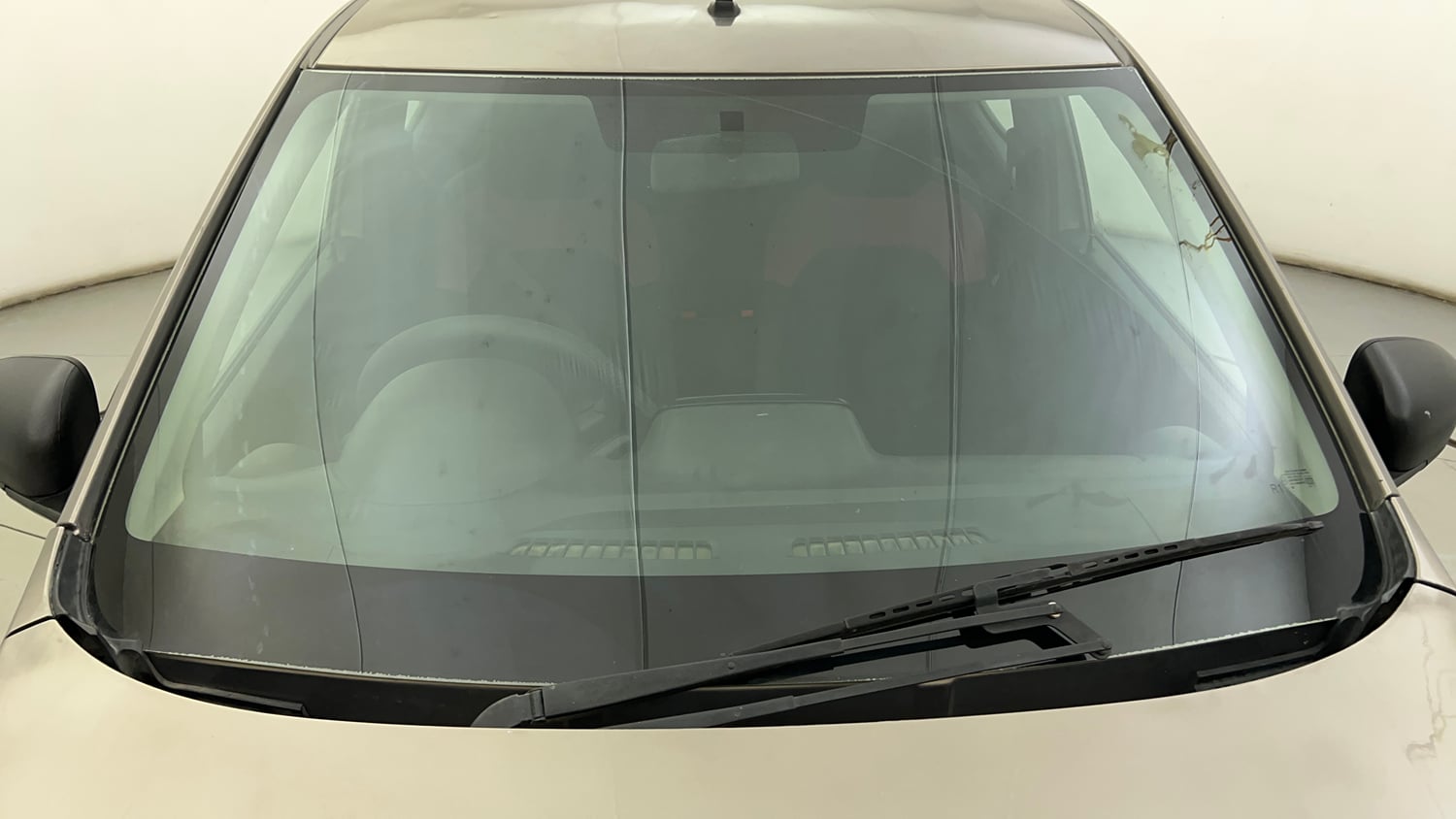 Used 2018 Renault Kwid 1.0 RXL Petrol Manual exterior FRONT WINDSHIELD VIEW