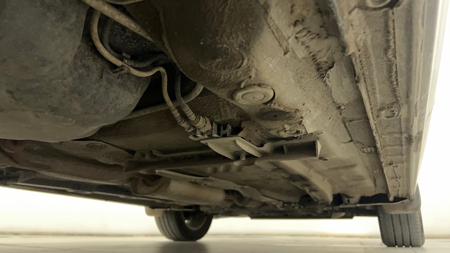 Used 2024 Volkswagen Virtus Highline 1.0 TSI MT Petrol Manual extra REAR RIGHT UNDERBODY VIEW