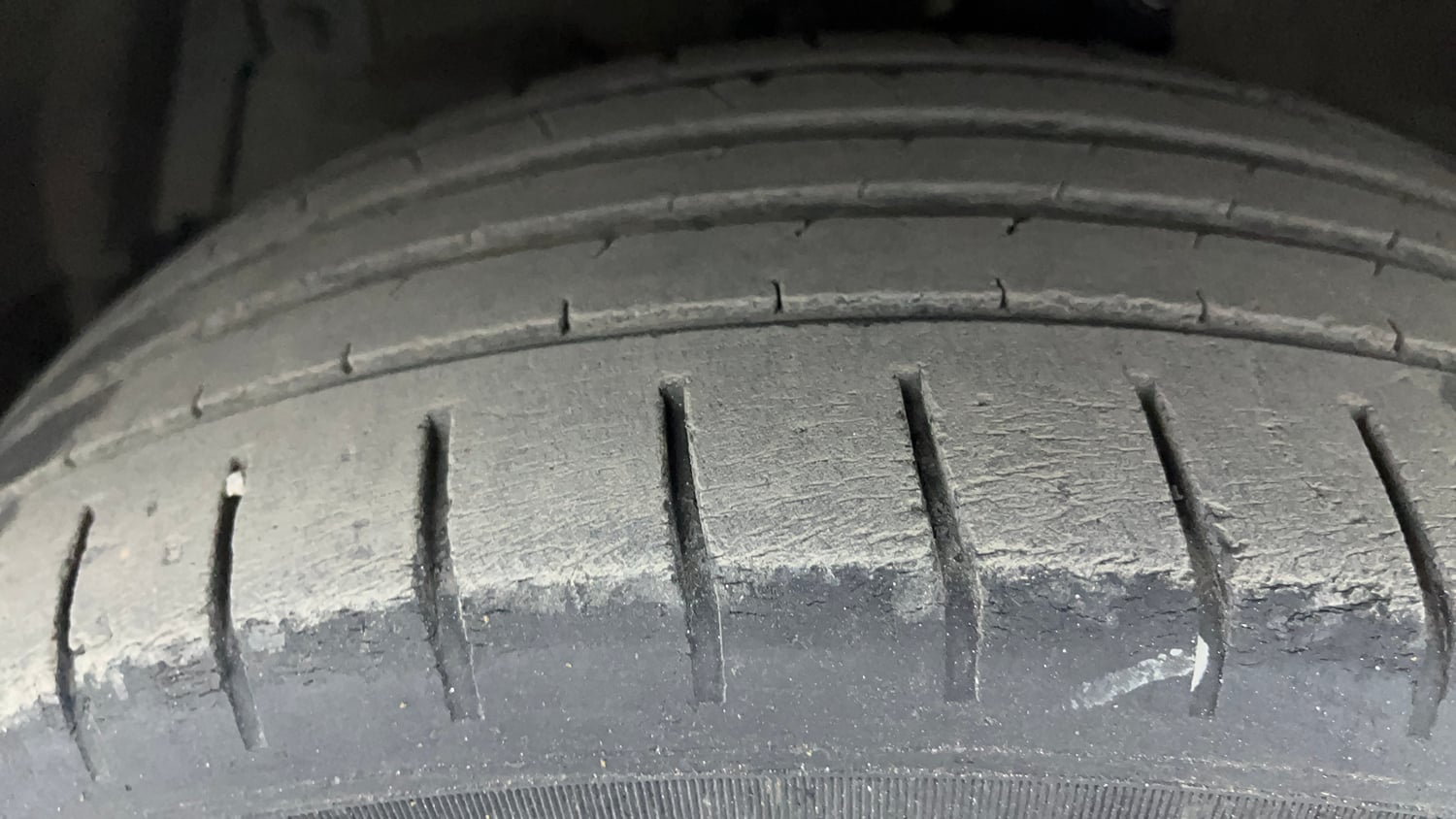Used 2017 Maruti Suzuki Ciaz ZXI+ Petrol Manual tyres LEFT FRONT TYRE TREAD VIEW