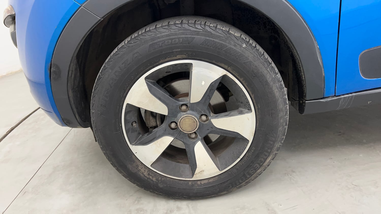 Used 2019 Tata Nexon XZ Plus Petrol Manual tyres LEFT FRONT TYRE RIM VIEW