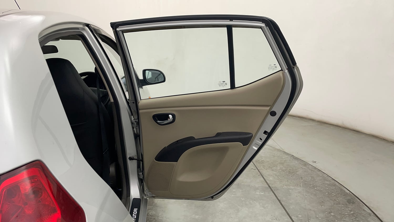Used 2014 Hyundai i10 Sportz 1.1 iRDE2 Petrol Manual interior RIGHT REAR DOOR OPEN VIEW