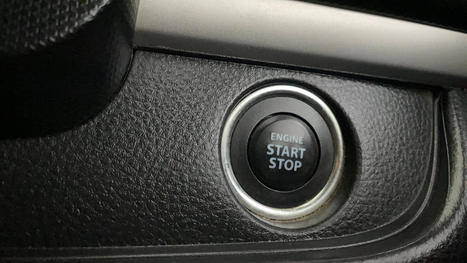 Used 2015 Maruti Suzuki Swift ZXi Petrol Manual top_features Keyless start