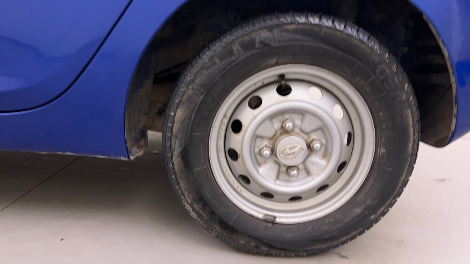 Used 2017 Hyundai Eon Era + Petrol Manual tyres LEFT REAR TYRE RIM VIEW