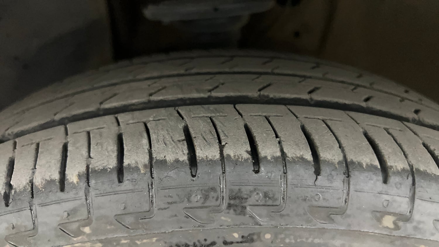 Used 2022 Maruti Suzuki Ignis Delta 1.2 AMT Petrol Automatic tyres LEFT FRONT TYRE TREAD VIEW