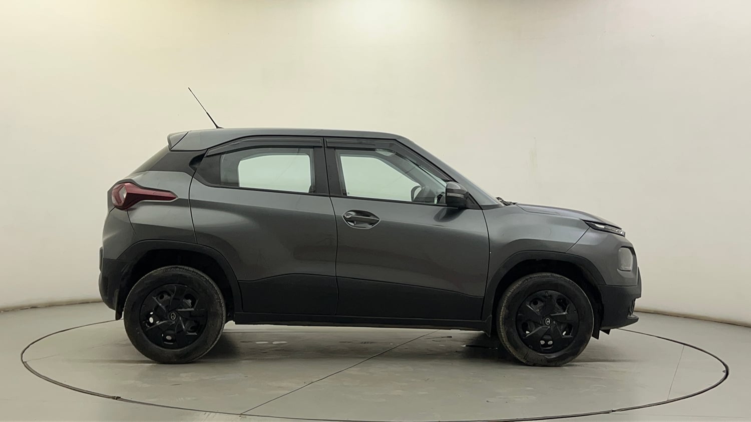 Used 2024 Tata Punch Adventure MT Petrol Manual exterior RIGHT SIDE VIEW