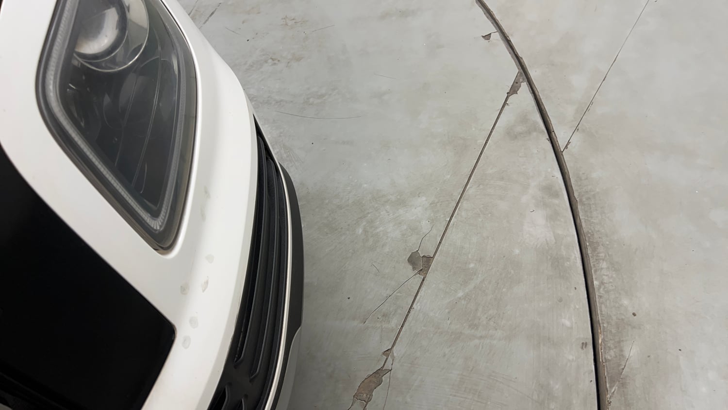 Used 2024 Hyundai Venue SX (O) 1.0 Turbo DCT Petrol Automatic dents MINOR SCRATCH