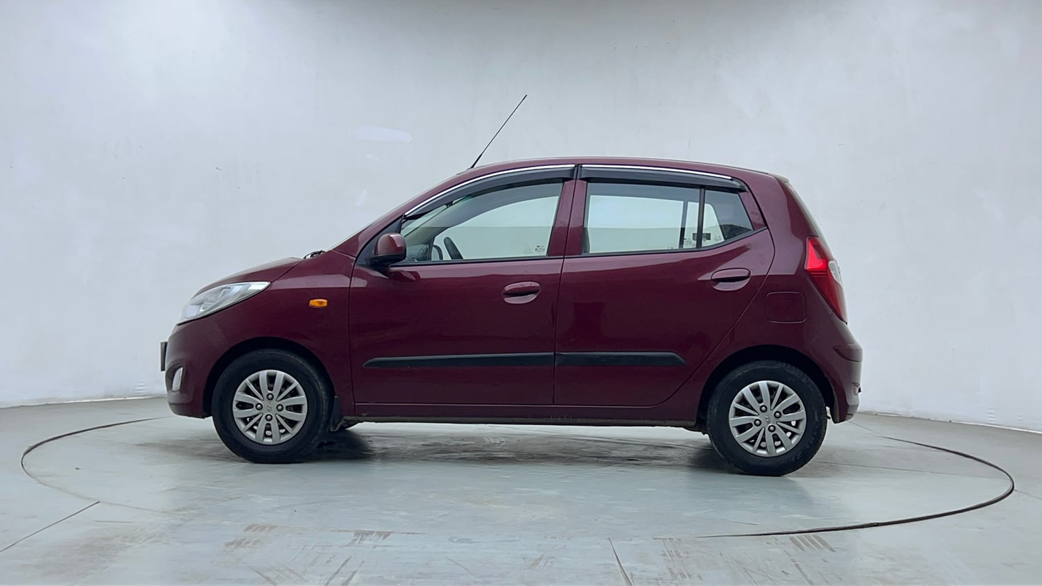 Used 2015 Hyundai i10 Sportz 1.1 iRDE2 Petrol Manual exterior LEFT SIDE VIEW