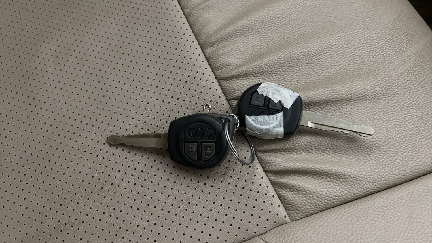 Used 2021 Maruti Suzuki Dzire VXi Petrol Manual extra CAR KEY VIEW