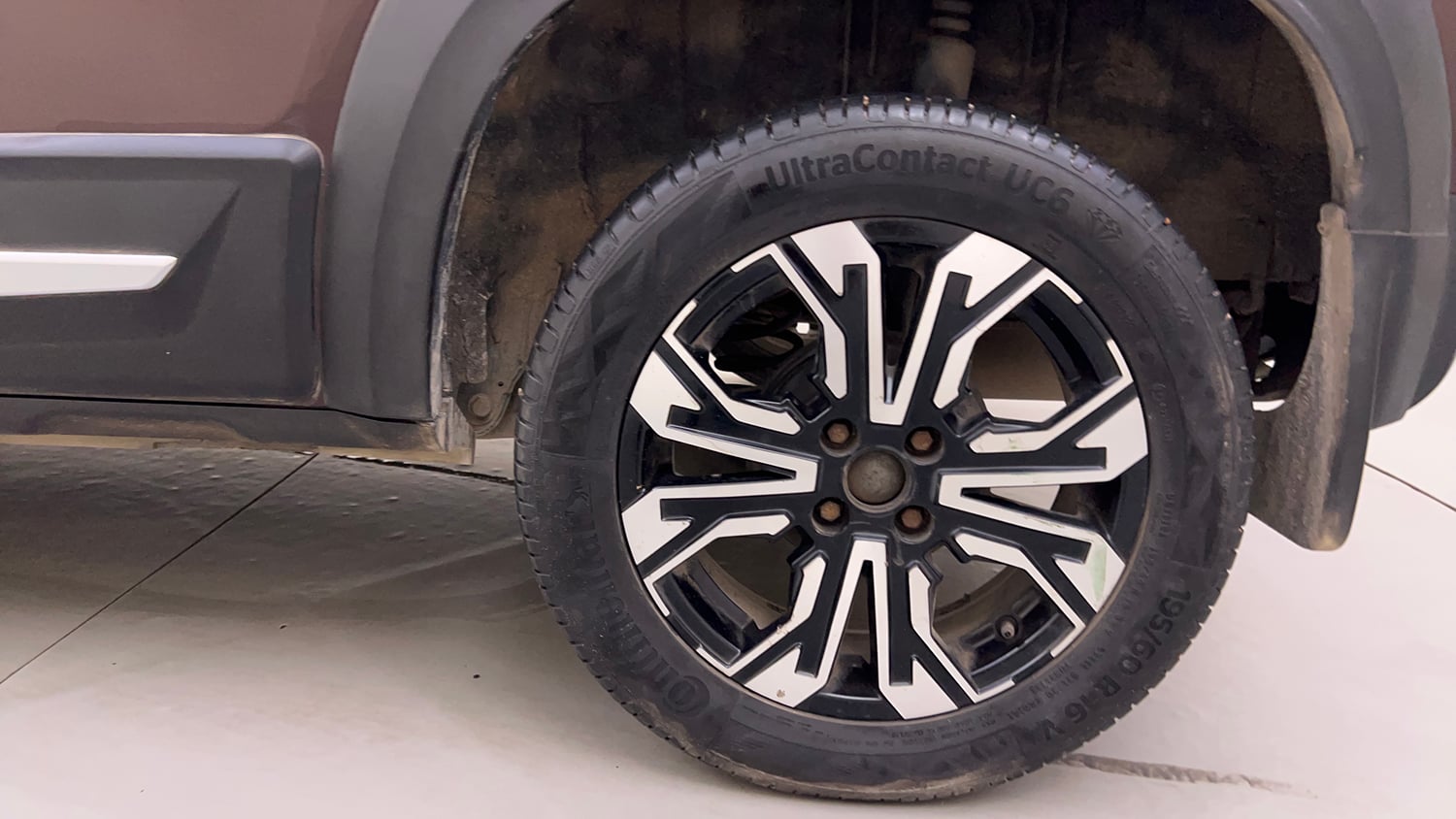 Used 2021 Renault Kiger RXZ AMT Dual Tone Petrol Automatic tyres LEFT REAR TYRE RIM VIEW