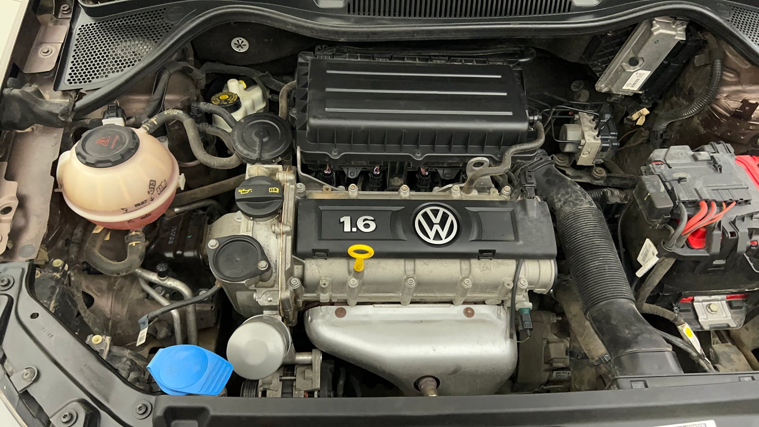 Used 2019 Volkswagen Vento Highline 1.6 (P) Petrol Manual engine ENGINE RIGHT SIDE VIEW