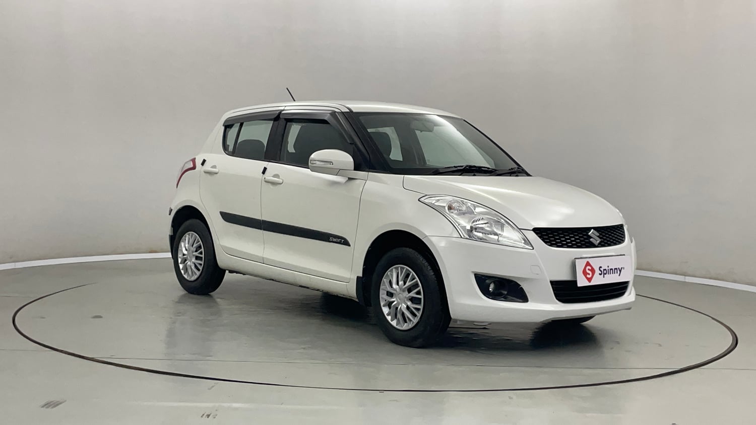 Used 2013 Maruti Suzuki Swift VXi Petrol Manual exterior RIGHT FRONT CORNER VIEW