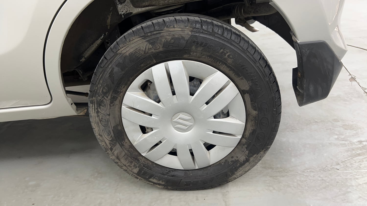 Used 2016 Maruti Suzuki Alto 800 Lxi Petrol Manual tyres LEFT REAR TYRE RIM VIEW