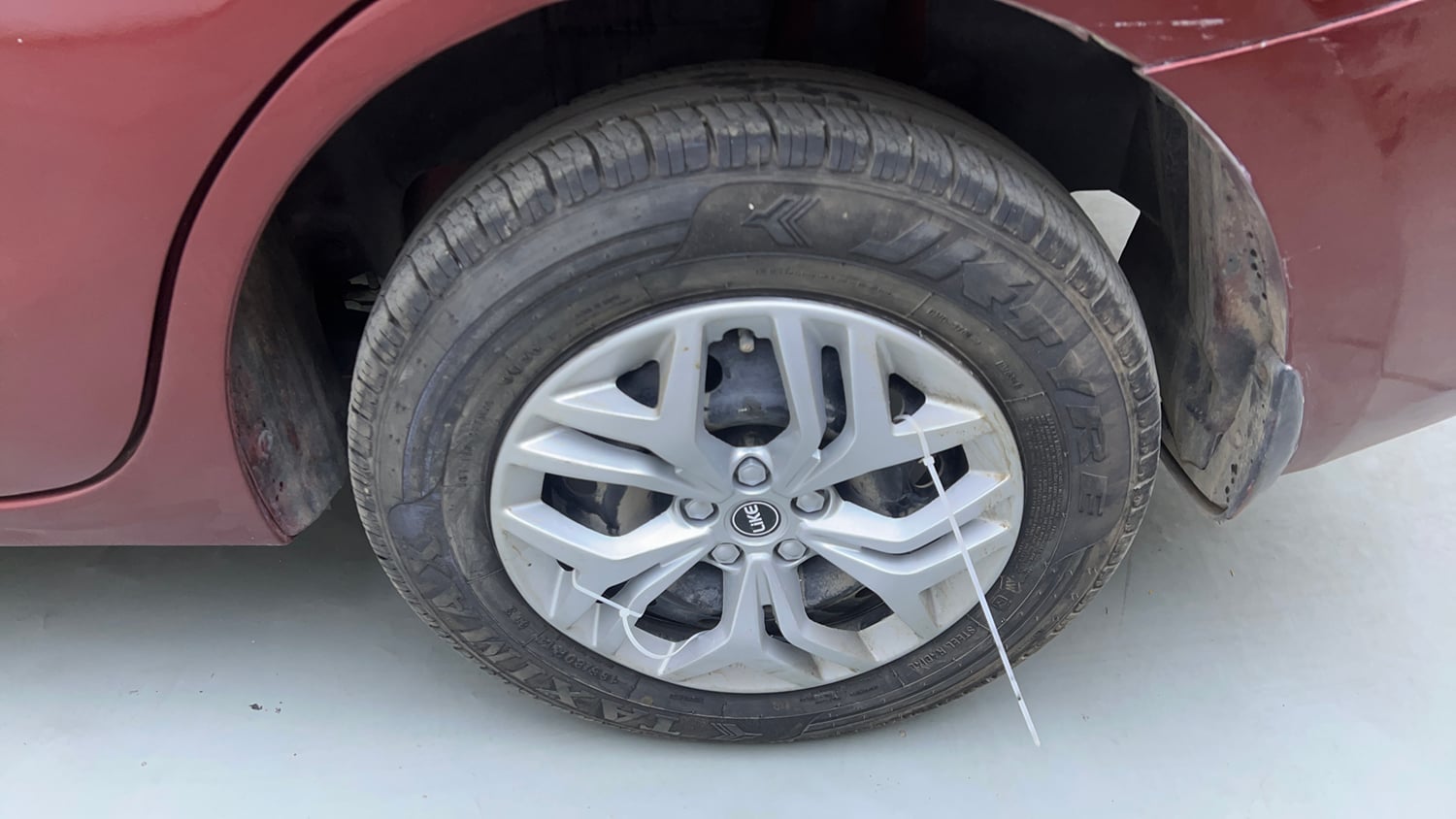 Used 2019 Maruti Suzuki Dzire VXi Petrol Manual tyres LEFT REAR TYRE RIM VIEW