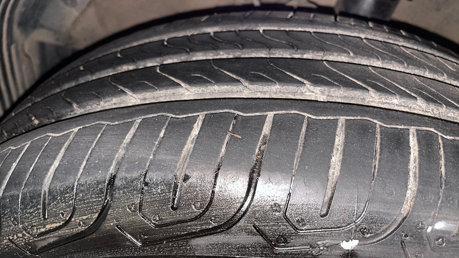 Used 2013 Hyundai i20 Asta 1.2 Petrol Manual tyres LEFT FRONT TYRE TREAD VIEW