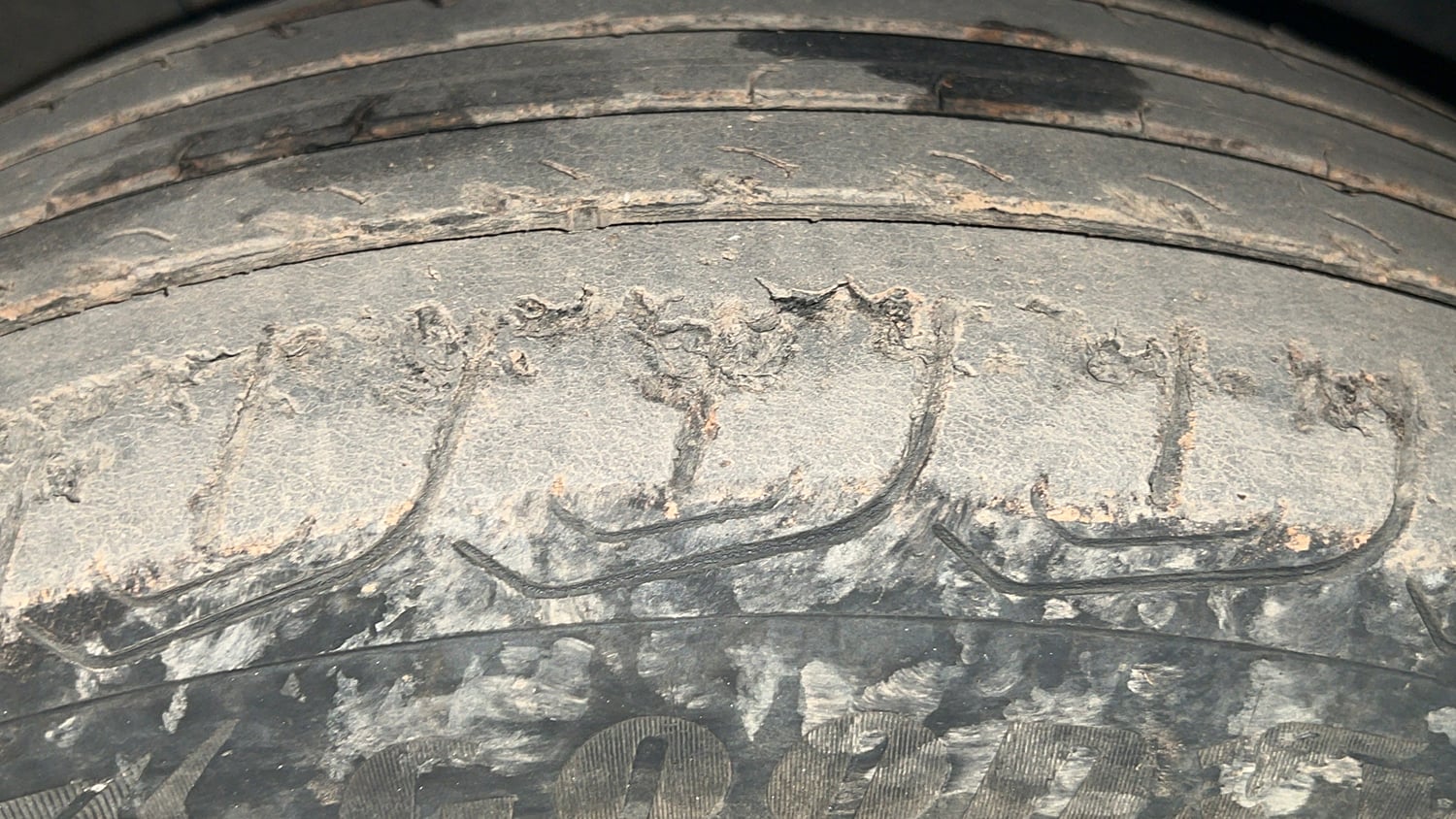 Used 2023 Volkswagen Taigun Topline 1.0 TSI MT Petrol Manual tyres RIGHT FRONT TYRE TREAD VIEW