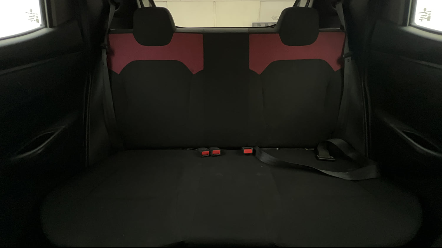 Used 2018 Renault Kwid 1.0 RXL Petrol Manual interior REAR SEAT CONDITION VIEW