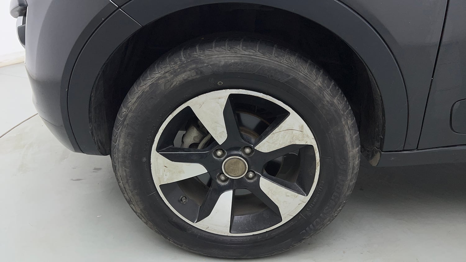 Used 2019 Tata Nexon XZA Plus Petrol Petrol Automatic tyres LEFT FRONT TYRE RIM VIEW