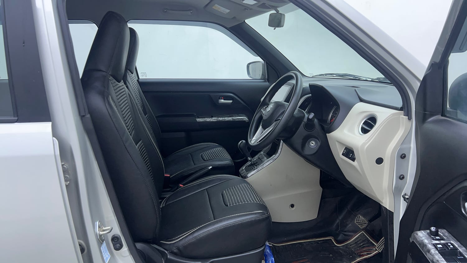 Used 2025 Maruti Suzuki Wagon R ZXI Plus 1.2 AGS Petrol Automatic interior RIGHT SIDE FRONT DOOR CABIN VIEW