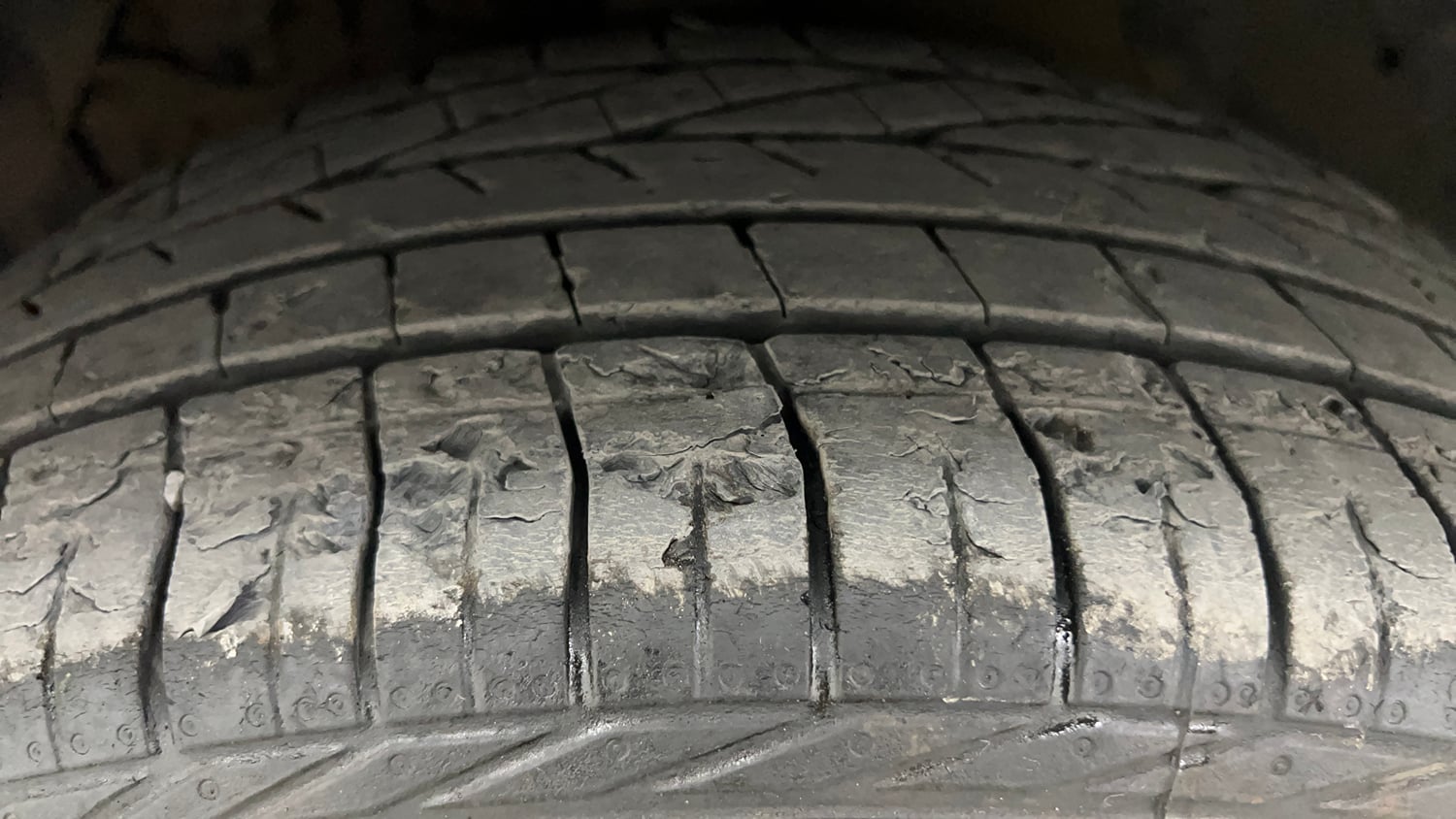 Used 2022 Maruti Suzuki S-Cross Sigma Petrol Manual tyres LEFT FRONT TYRE TREAD VIEW