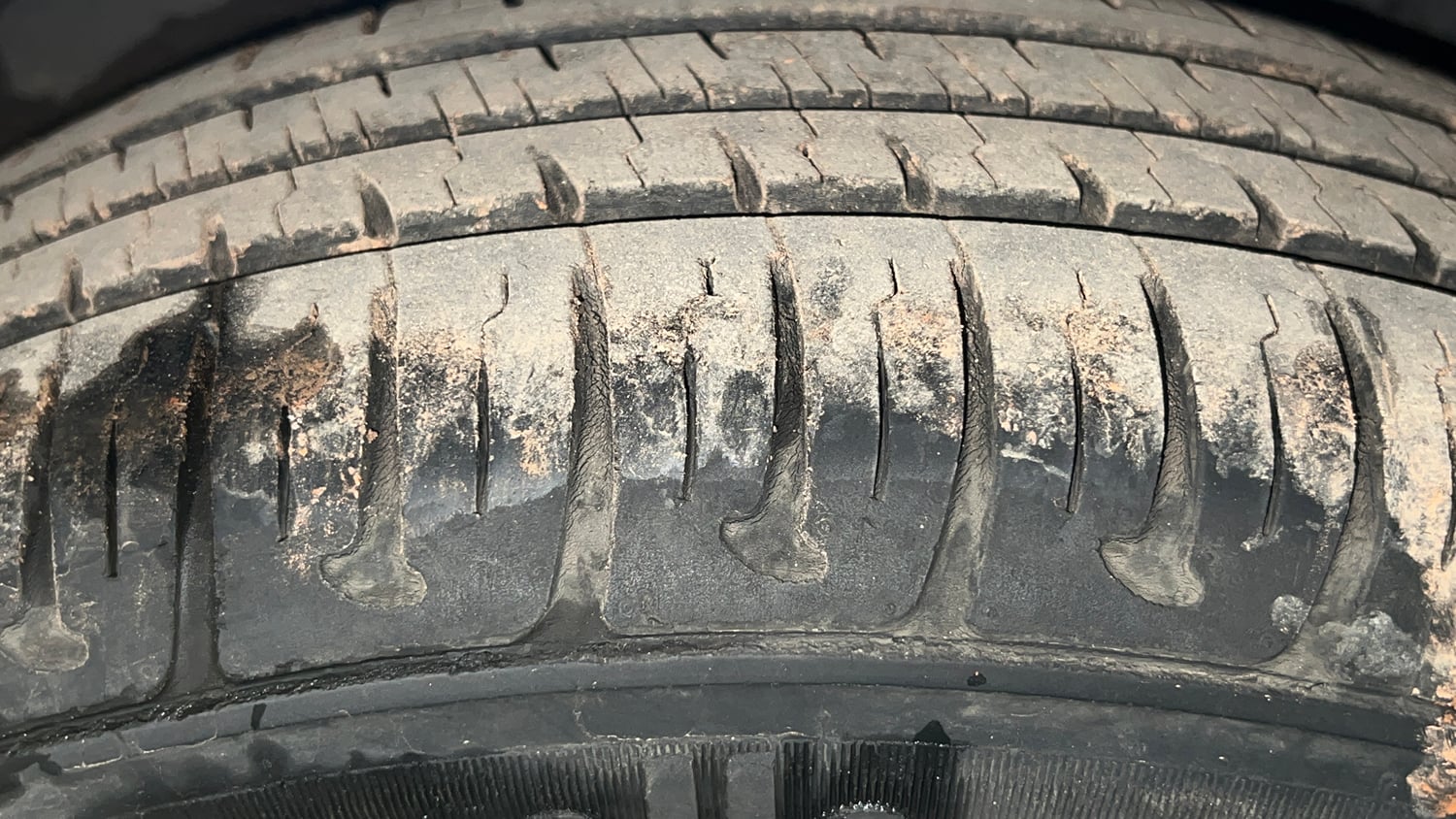 Used 2018 Hyundai Grand i10 Magna 1.2 Kappa VTVT Petrol Manual tyres LEFT REAR TYRE TREAD VIEW