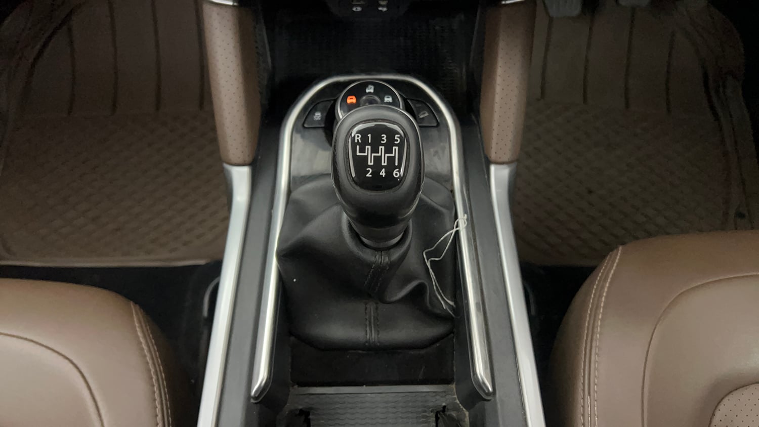 Used 2021 Tata Harrier XZ Diesel Manual interior GEAR  KNOB VIEW