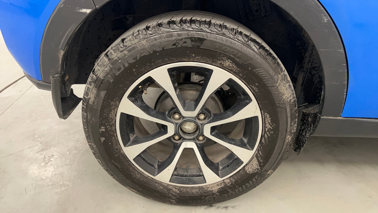 Used 2020 Tata Nexon XZA Plus (O) Dual Tone Petrol Automatic tyres RIGHT REAR TYRE RIM VIEW