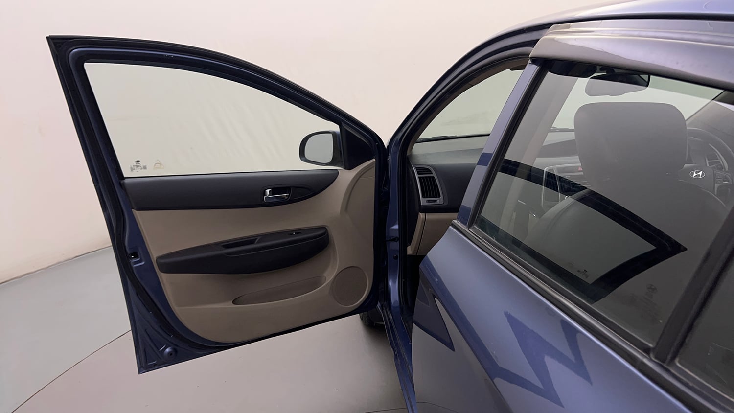 Used 2012 Hyundai i20 Sportz 1.2 Petrol Manual interior LEFT FRONT DOOR OPEN VIEW