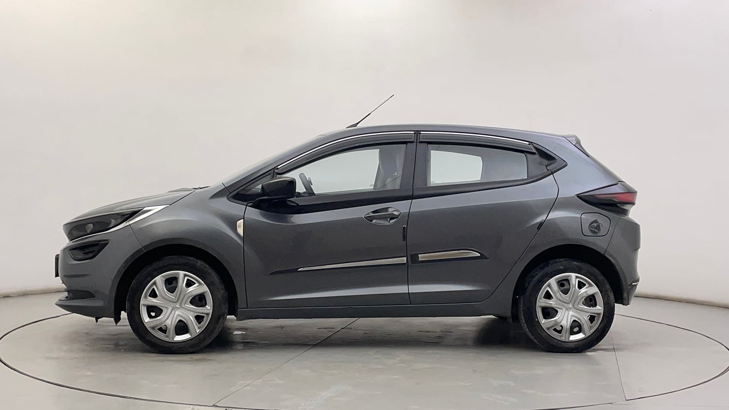 Used 2022 Tata Altroz XM Plus Petrol Petrol Manual exterior LEFT SIDE VIEW