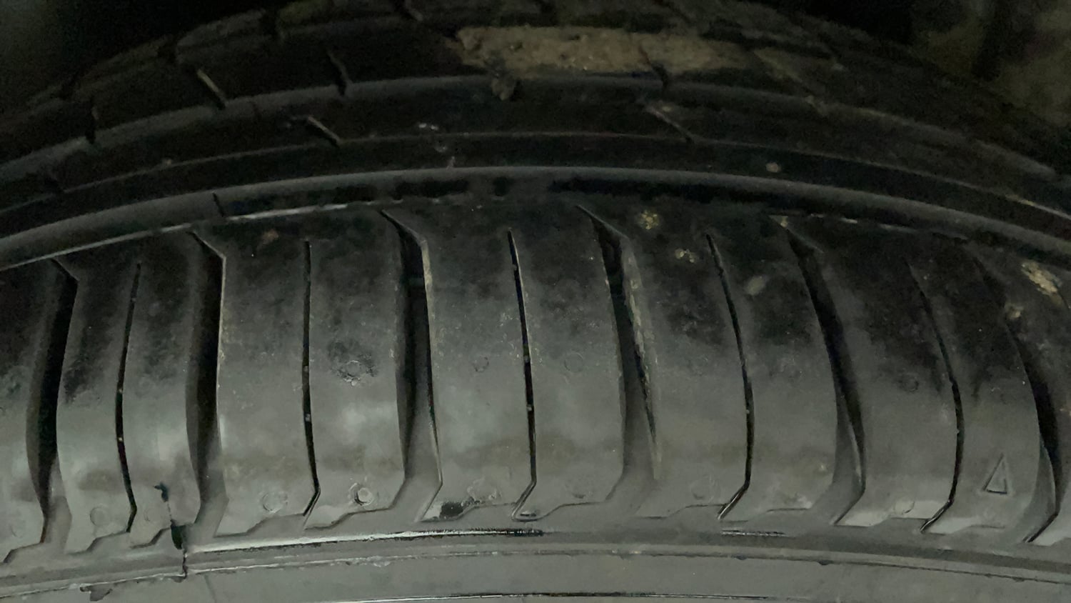 Used 2015 Maruti Suzuki Swift ZXi Petrol Manual tyres LEFT REAR TYRE TREAD VIEW