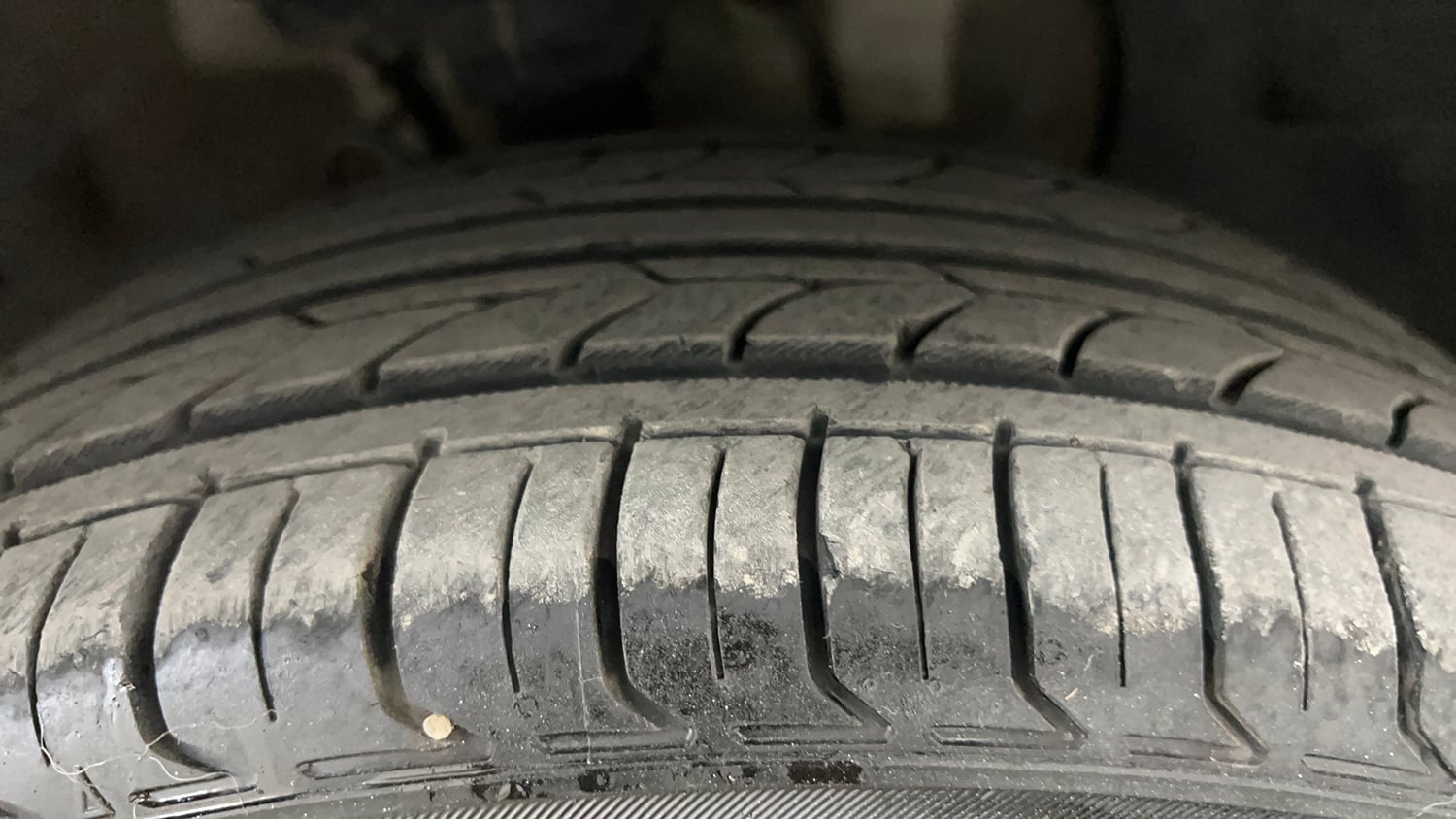 Used 2015 Hyundai Elite i20 Asta 1.2 Petrol Manual tyres RIGHT FRONT TYRE TREAD VIEW